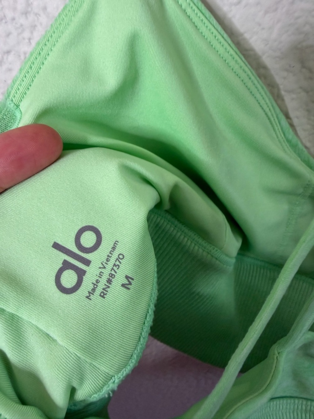 Alo Yoga Alosoft Lavish Bra - Ultramint Heather Green Women’s Size M - Picture 6 of 6